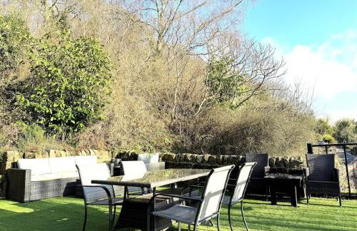 Peak District Getaway Retreat! The most Stunning Garden Views - Firepit - Brand newly refurbished - Perfect for friends & family getaways - Photo 6