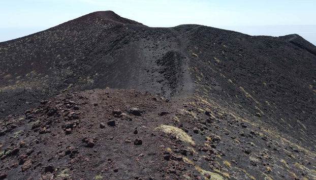 Senderos a lo largo de la ruta por el monte Calcarazzi