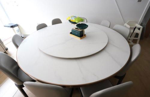 Spacious 3-Story Retreat with Rooftop Terrace and Modern Amenities - Foto 9