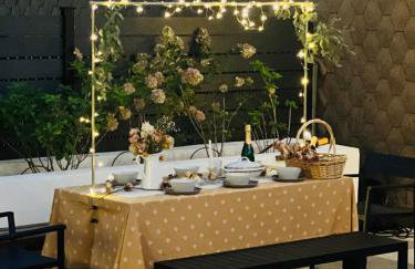 Designer Home 2 Bedroom - 20min to NYC WTC - Private Backyard - Foto 59