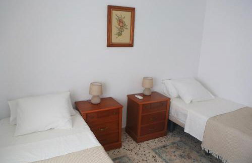 Newly furnished cozy house next to the beach - Foto 16