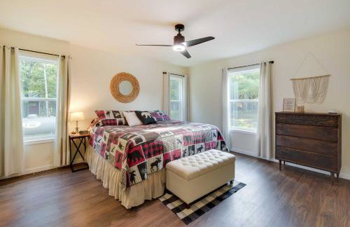 Waterfront Webster Cabin with Dock on Warner Lake! - Foto 14