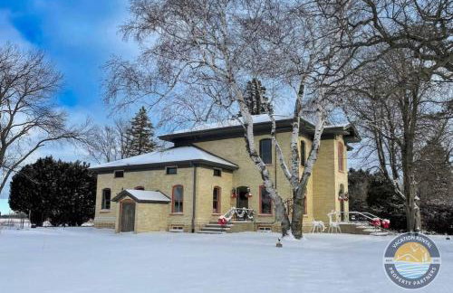 Historic 1868 Farmhouse Kettle Moraine Getaway - Foto 37