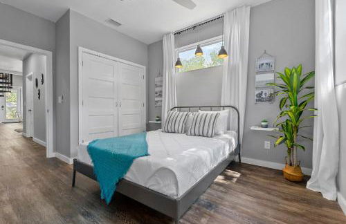 Secret Pool Cabana- Mins to Downtown and Beach - Foto 25