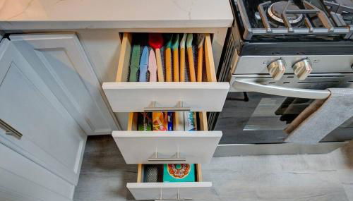 Stylish home Garage Walk to Lake Minutes from Airport - Foto 4