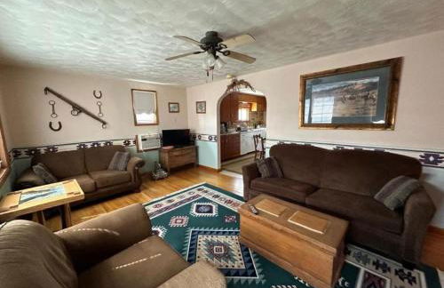 Cozy Cottage Rental for Six on a Working Ranch in Crawford, Nebraska - Foto 26
