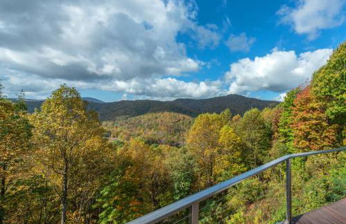 Skytop Chalet Pet Friendly, Hot Tub and Views - Foto 47