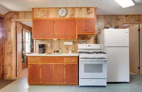 South Twin Lake Cabin with Dock, Steps to Water - Foto 6