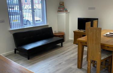 Lovely, Sleeps 8, Cafe Bars, Central Formby - Foto 3