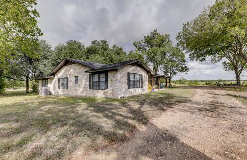 Family Home with Covered Patio and Grill in La Grange - Foto 33