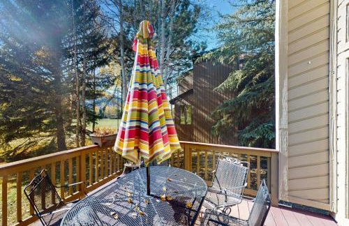 Remodeled Mountain-View Escape - Foto 6