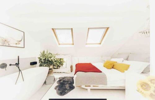 Teddington terraced cottage 3 floors, 3 bedrooms - Foto 17