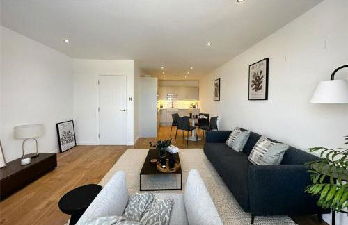 River Breeze 3-Bed BALCONY Apartment - Foto 14
