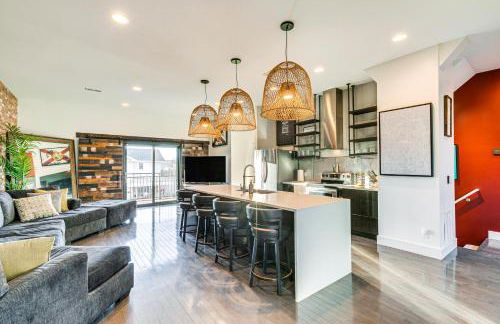 Stylish Omaha Home with Balcony - 2 Mi to Downtown! - Foto 1