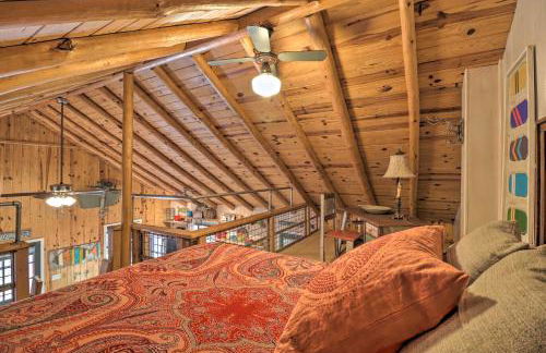 Scenic Greers Ferry Cabin with Deck and Fire Pit! - Foto 18