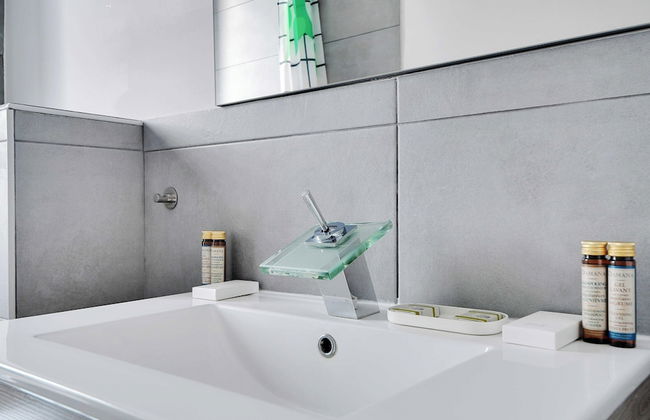 Cozy Apartment 2bdr/4p - in the Heart of Suresnes - Foto 10