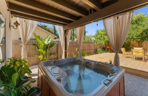 Elegant Retreat- Sleep 10-Boho Dome Lounge-Hot Tub-Games-Golf-Serene Getaway - Foto 61