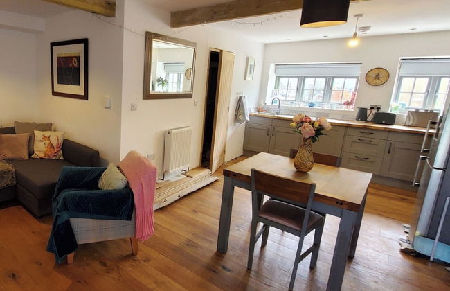 3 Bedroom Cottage - Hot Tub, Garden, Parking - Foto 9