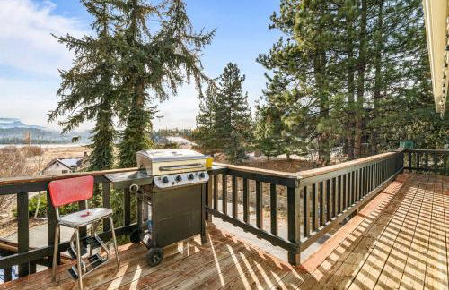 Family Fun Cabin - Mountain home with Game Room, Hot Tub and Lake Views! - Foto 54