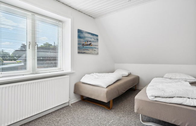 "Essie" - 20km from the sea - Foto 14