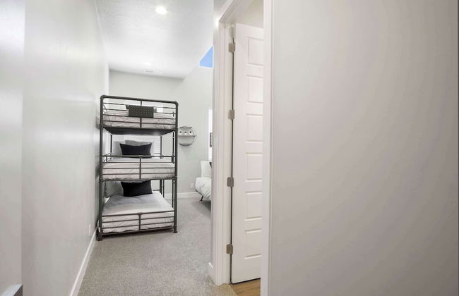 Coral Paradise Community Pool - Photo 9