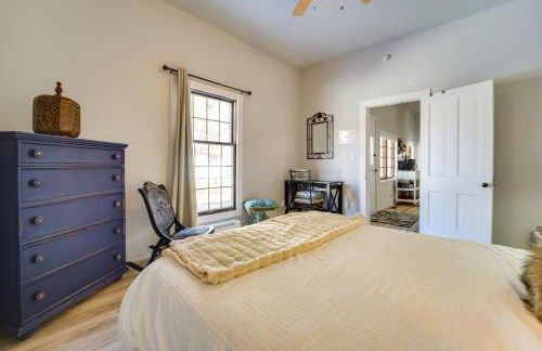 Dolorable Home with Yard - Walk to River! - Foto 18