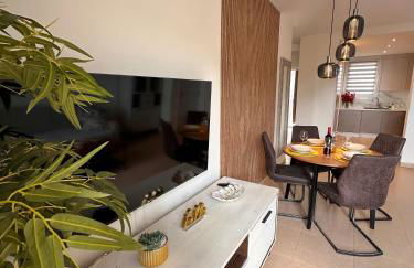 Sunshine Apartment with Sea Viev - Foto 24