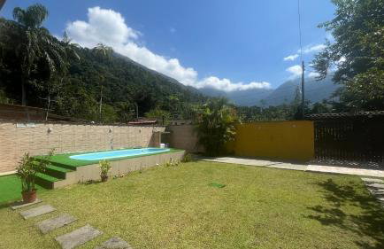 Casa com churrasqueira e piscina, perto de riacho - Foto 35