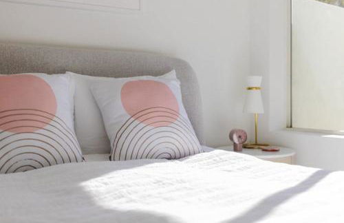 The Pink Paloma - A Barbie Inspired Villa in Palm Springs - Photo 34