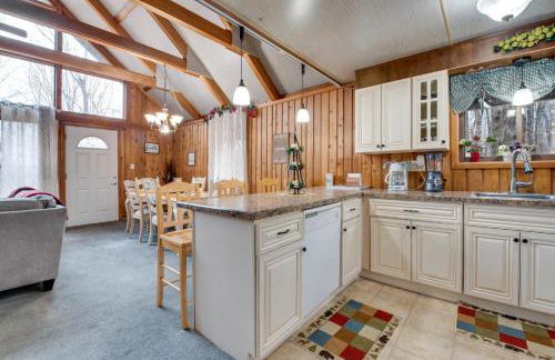 Fire Pit and Community Perks Gouldsboro Cabin! - Foto 7