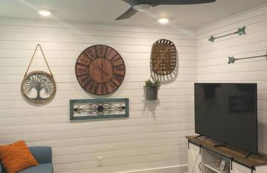 Cozy 2-bedroom Farmhouse with parking on premise - Foto 7