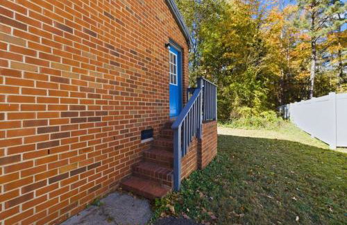 Next Stop! Comfort! 3 BR Near Amtrak Station! - Foto 34