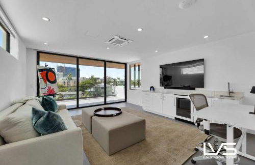 Carlotta- New Construction Luxury Waterfront Villa - Foto 18