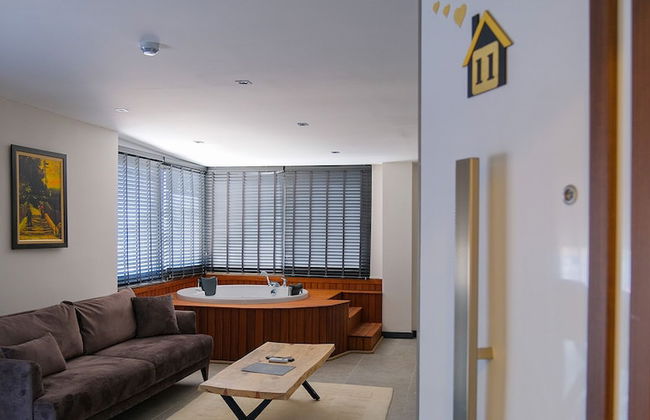 Eluxio Suite Hotel - Photo 28