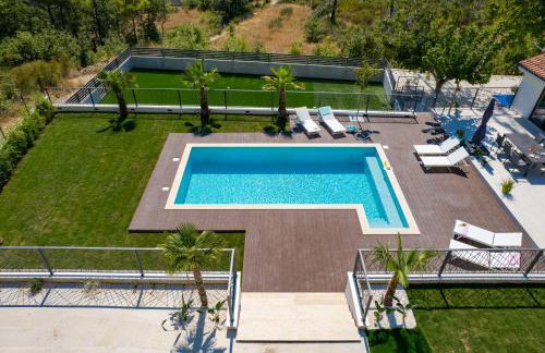Villa Florinda with Pool and Prime Location near Split - Photo 28