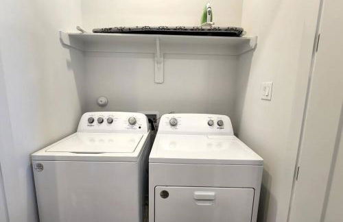 Galleria Exquisite Three Story Home Brand New Development - Foto 10