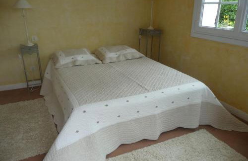 Attractive Holiday Home in C reste with Pool - Foto 10