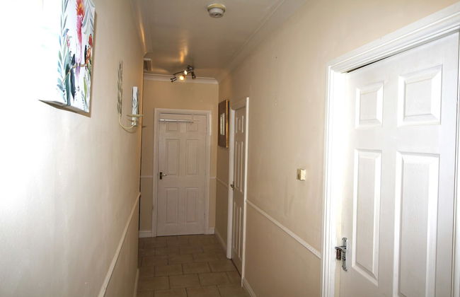 Doncaster Central Apartment Sleeps 5 Very Quiet - Photo 14