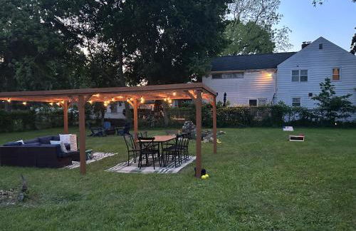5bd Movie Theater - 7mins to UND - Backyard BBQ - Foto 20