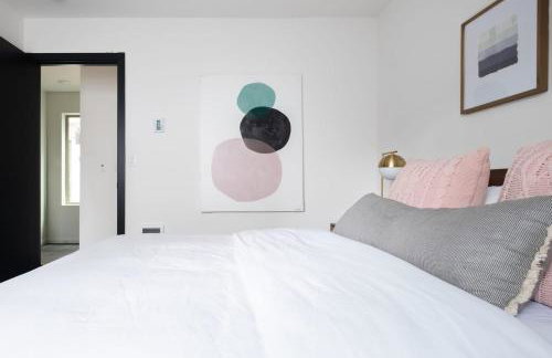 Designer Urban Retreat w Rooftop Deck & Fireplace - Foto 13