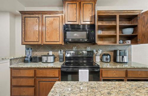 NEW Killeen 8-10 Bd sleeps max 10 ppl 5 min to Fort Hood Families Groups Pets Ok - Professionally Managed by Stay Albatross - Photo 30