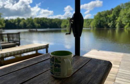 Charming Romantic Lakefront Cottage or Guest Room Depending on Availability Near Golf - Foto 3