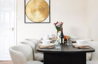 NEW Business & Long Stays- Sleeps7-by FabAccommodation - Foto 21