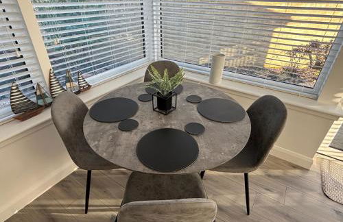 2-Beds Sleeps 4 w Parking 15 mins to St Andrews - Foto 8