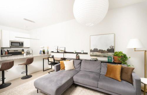 Walker's Point Apt with Gym and Balcony - Foto 7