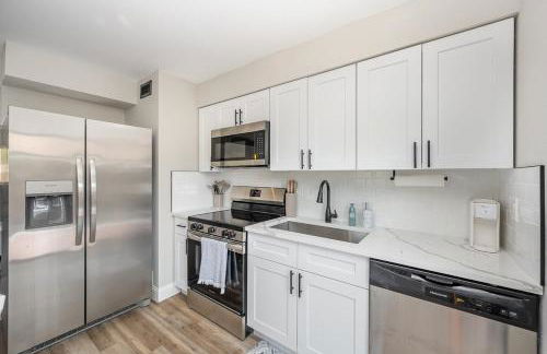 Beachside Bungalow- 2 minutes from the beach! - Foto 21