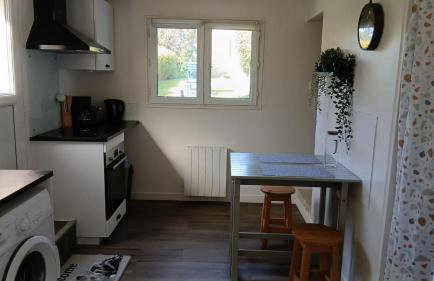 Les chats pitres Maison au calme rénovée avec jardin, terrasse aménagée, transats, abri à vélo, parking gratuit, 5 mn à pied du centre Bayeux proche des plages du débarquement - Foto 18