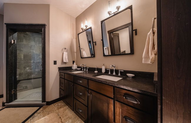 Chateau Fortine Retreat for 6! - Photo 31