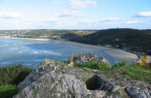 En Bretagne, villa de 2 à 8 pers , meublé de tourisme 3 étoiles nichée dans un écrin de verdure à 2500m de la plage - Foto 15