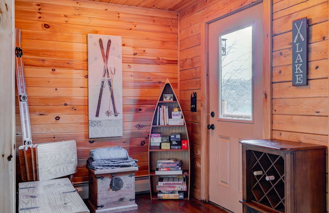 Mount Snow Cabin with Private Hot Tub by RedAwning - Foto 35